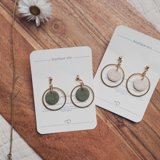 "les parfaites" suspendues